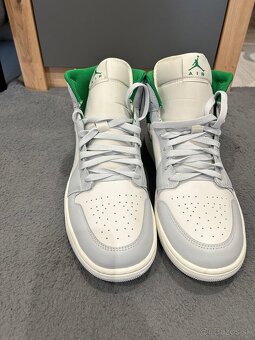 Nike AIR JORDAN 1 MID - 3