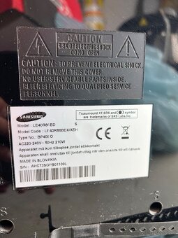 Samsung LE40R86BD - 3