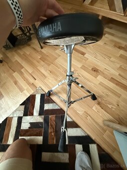 Bubenícka stolička - Yamaha DS550U - 3