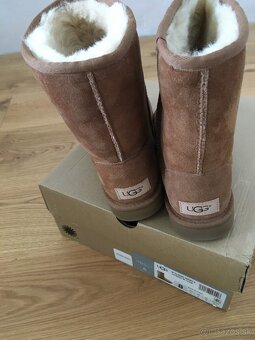 UGG W CLASSIC SHORT II dámske kožené snehule - 3