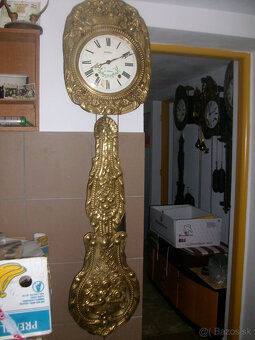 Pekny nastenne hodiny v Burza Ingeo Zilina 23 November - 3