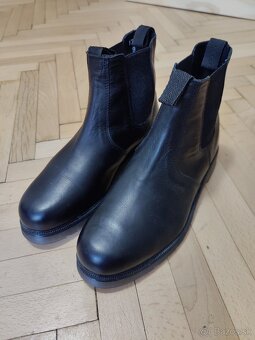 Pánske čierne kožené čižmy, topánky Amblers - 3