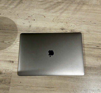 Predám MacBook Pro 15” (2019) - 3