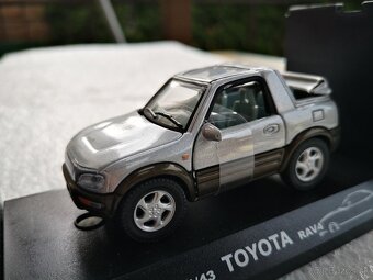 Predám zberateľský model auta Toyota Rava 1:43 - 3