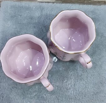 Růžový porcelán, 2 hrníčky bucláčky, Chodov - 3