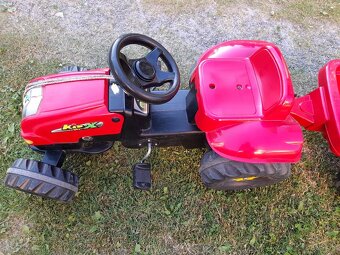 Detský šlapací traktor s vlečkou - 3