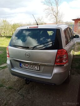Opel Zafira B 1,7 M6 2011r 225000km - 3