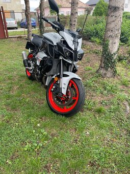 Yamaha MT10 - 3