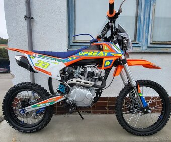 UPBEAT 250cc - 3