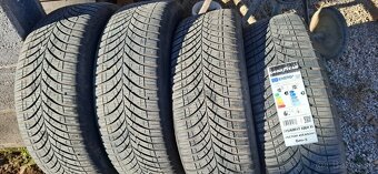 Predám celoročné pneumatiky Goody Year 215/ 60/17 - 3