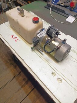 Hydraulická jednotka - 3