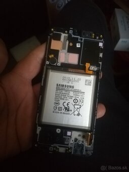 Predám Samsung galaxy A40 - 3