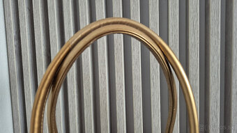 Lakovaná kabelka zlato-hnedá - 3