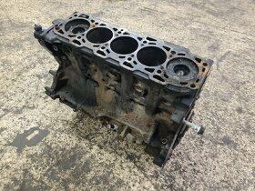 Blok motora + vaňa Alfa Romeo 159 2.4 JTDm - 3