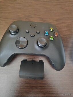 Predám ovládače na Xbox a playstation 4 - 3