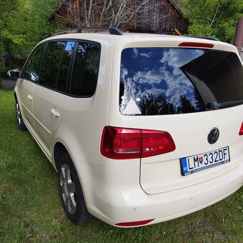 Volkswagen Touran, rok výroby 2013, 7-miestne - 3
