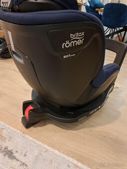 Predám autosedačku Britax römer dualfix - 3