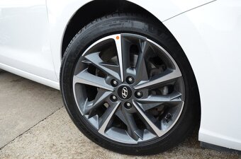 Hyundai i30 Fastback 1,5 TGDi Family 117KW MHeV M6 - 3