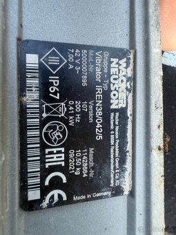 Predám Elektrický vysokofrekvenčný ponorný vibrátor - 3