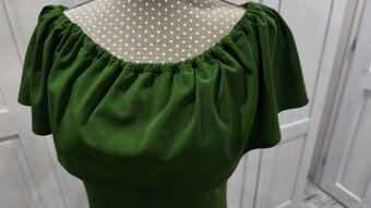 Zelené šaty s volánom - 3