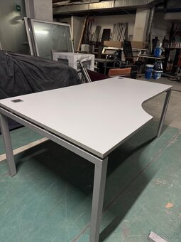 Kancelársky stôl - 3