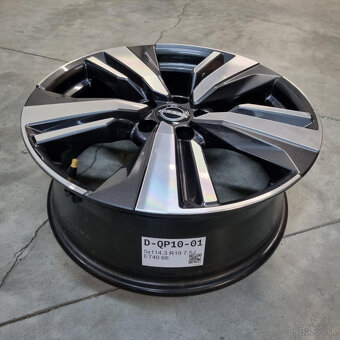 NISSAN disky 5x114,3 R19 7,5J ET40 - 3