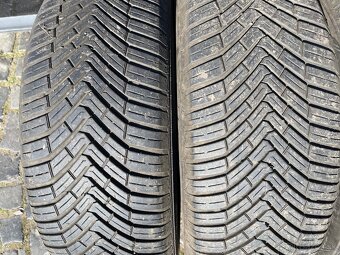 Celorocne 205/60 r16 - 3