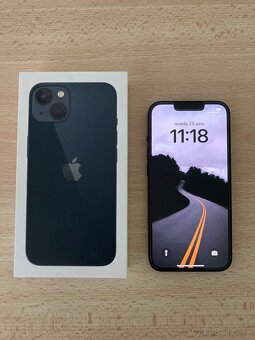 Apple iPhone 13, Apple iPhone SE 2020 - 3