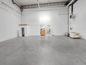 Prenajmeme skladovú halu v Bratislave II. Ružinov. - 3