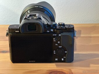 Sony Alpha 7s, 4K 12MP 35mm full-frame - 3