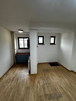 NA PREDAJ KANCELÁRSKE /MULTIFUNKČNÉ PRIESTORY - 3