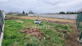 Na predaj stavebný pozemok v obci Mojmírovce - 675 m2 - 3