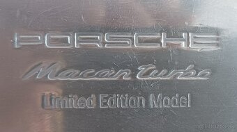 Porsche Macan Turbo Limited Edition Model Solid Metal 1:43 - 3