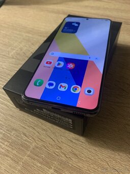 Samsung Galaxy S21 5G / 8GB/128GB Black Pekny stav - 3