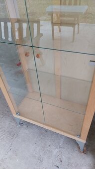 Sklenená vitrína - 3