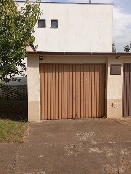 NOVÉ ZAMKY  - 3 Izbový byt s garážou a záhradou na predaj - 3