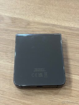 Samsung Z flip 5 512GB Graphite - 3