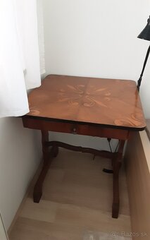 Menší písací stolík - 3