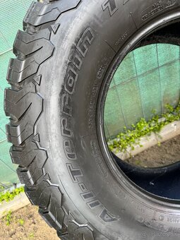 Predám offroad pneu 315/70 r17 315/70/17 4x4 R17 SUV M+S Pre - 3