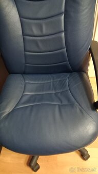 Predám modré kancelárske kreslo - 3