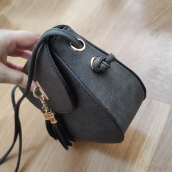 Crossbody kabelka sivá - 3