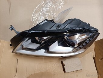Ľ predný Bi-xenon VW Passat B7 - 3