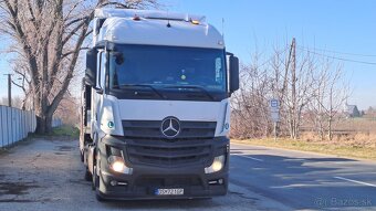 Predám ťahač mercedes - 3