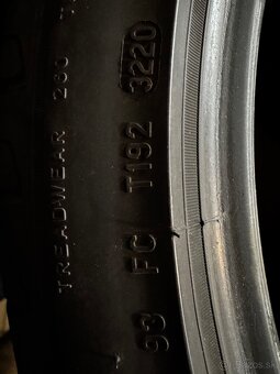 PIrelli Cinturato P7 235/40 R19 - 3