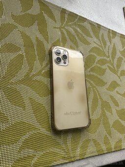Predám I PHONE 12 Pro a I Watch 5 40 mm - 3