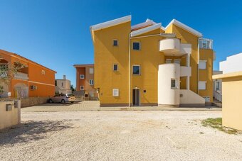 Chorvátsko 3 izbový apartmán 50 m od mora ostrov Vir. - 3