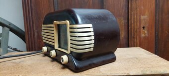 Bakelitové rádio Tesla. - 3