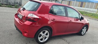 Toyota auris - 3