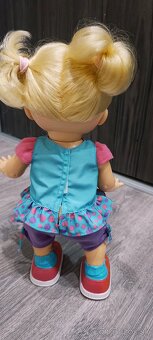 Interaktívna chodiaca bábika Alive od Hasbro ako nová - 3