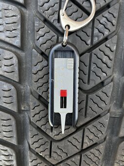 Pirelli Sottozero 3 245/50/r19 zimne - 3